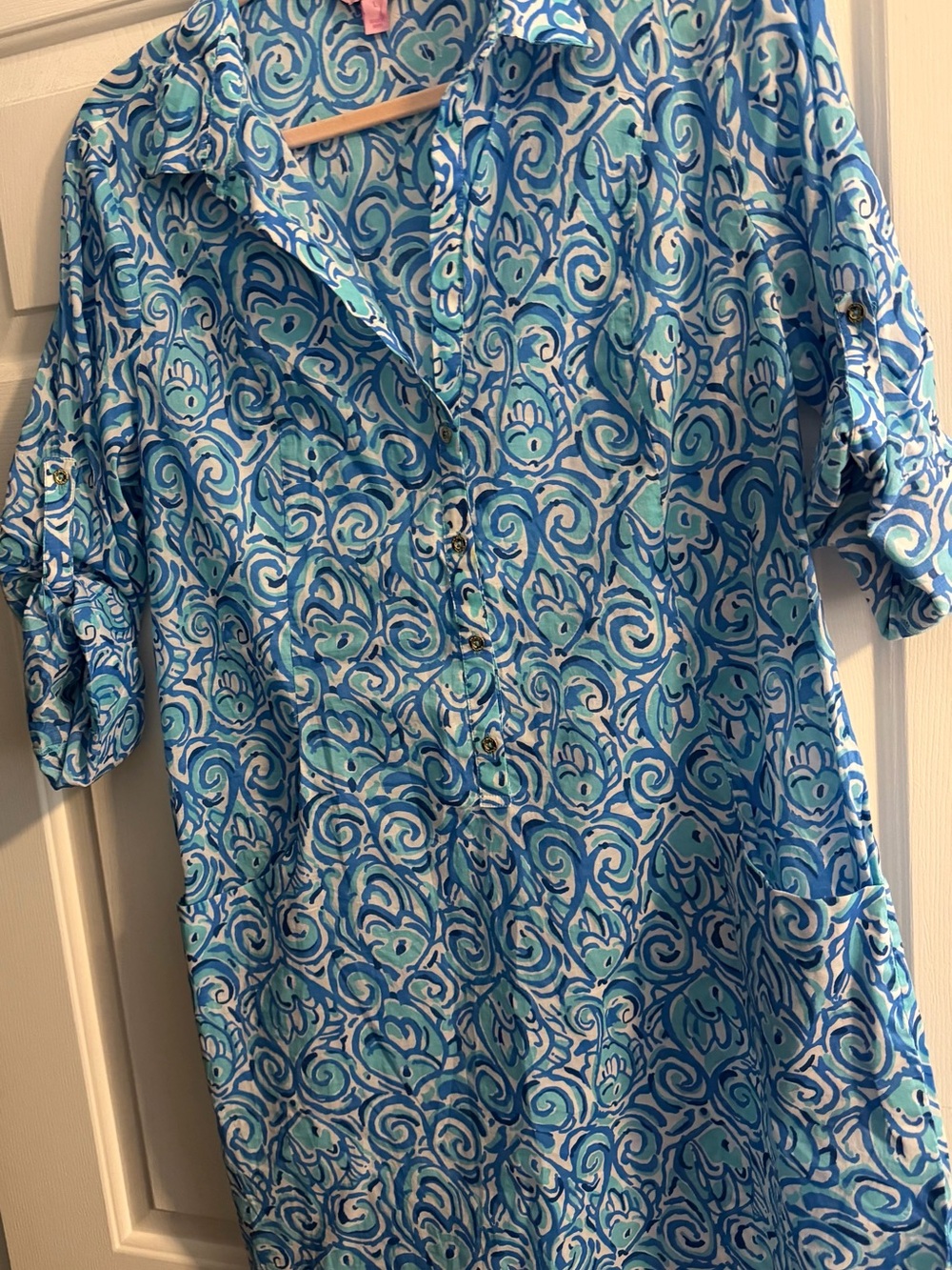 Women's Blue Lilly Pulitzer Dress with pockets.
